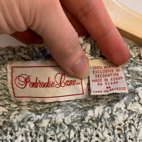 Vintage Penbrooke Lane Floral Sweater with Pearl Embellishment - size Medium - Picture 10 of 11